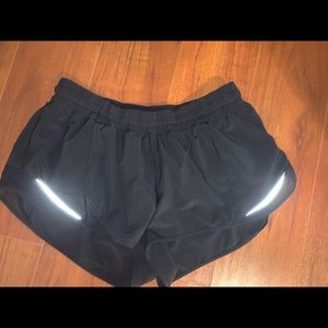 Lululemon hot hot hotty shorts size 12